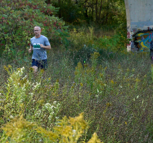 5km - All concrete paths and dirt trails through King's Forest, plus a little foot bridge river crossing and some Albion hill climbs! This non-technical route is excellent for those looking to avoid gnarly single track, and it's a great intro to trail runn